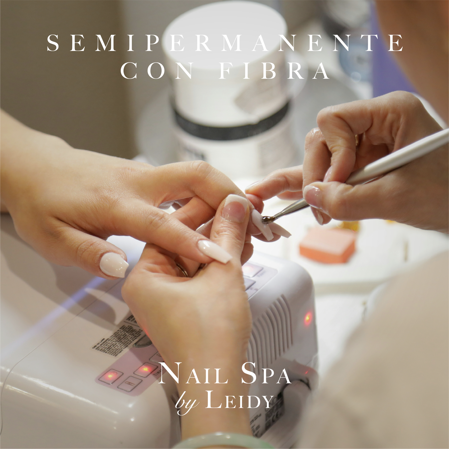 Manicura Semipermanente con Fibra